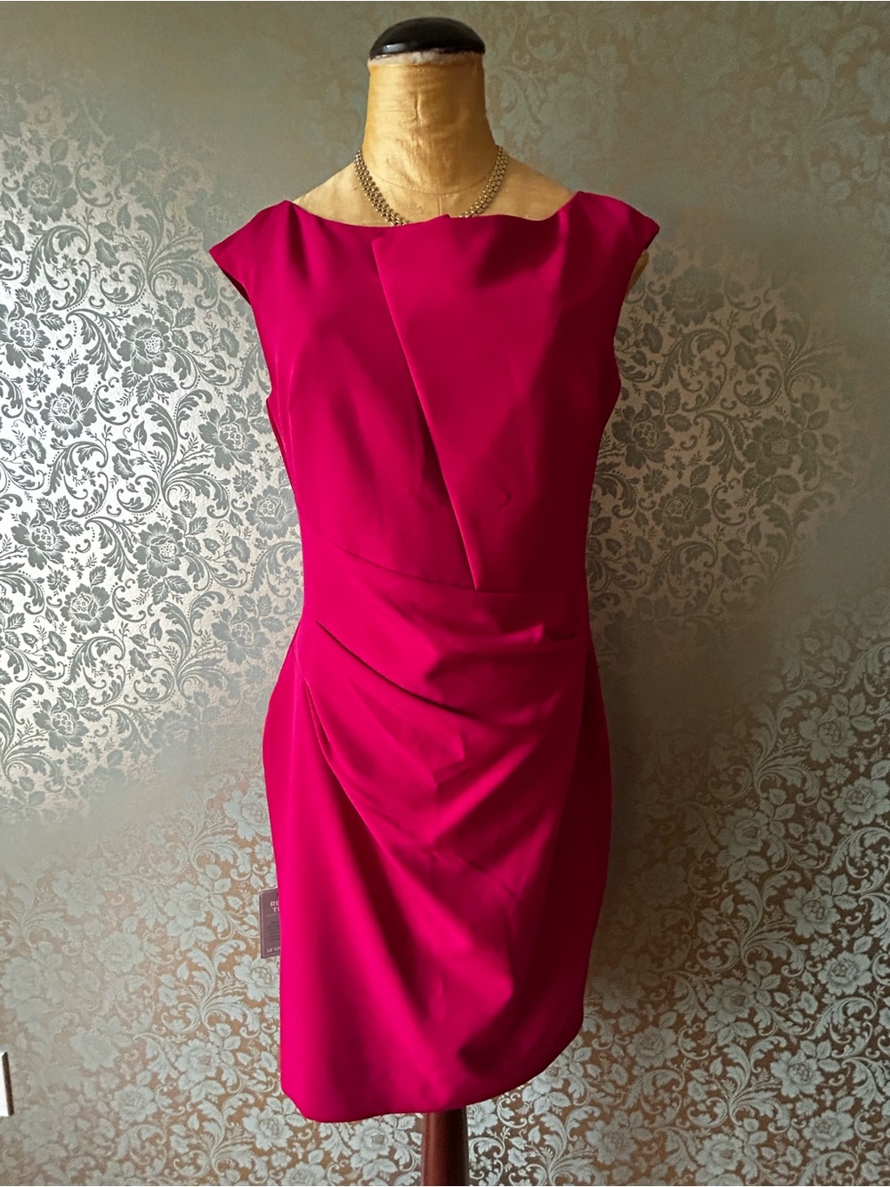 Le Château Women’s Vibrant Red Cocktail Dress Size Medium